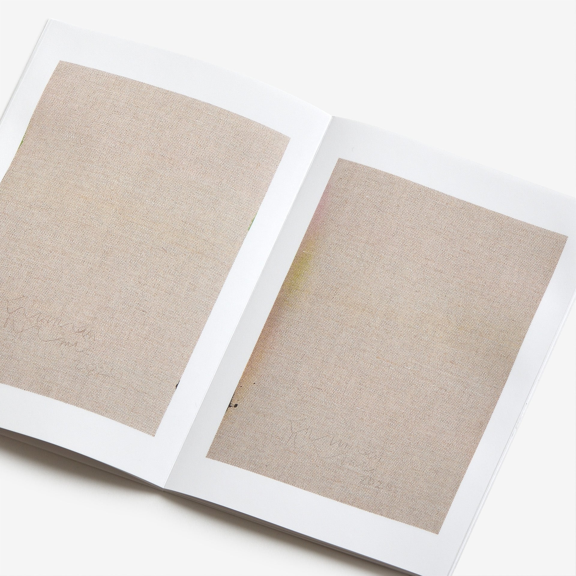 Jonathan Monk: Eleven second painting (white, antique white, pink, lemon yellow, light green, dark green, purple, red, yellow, black, silver) 2025 (Cover A)