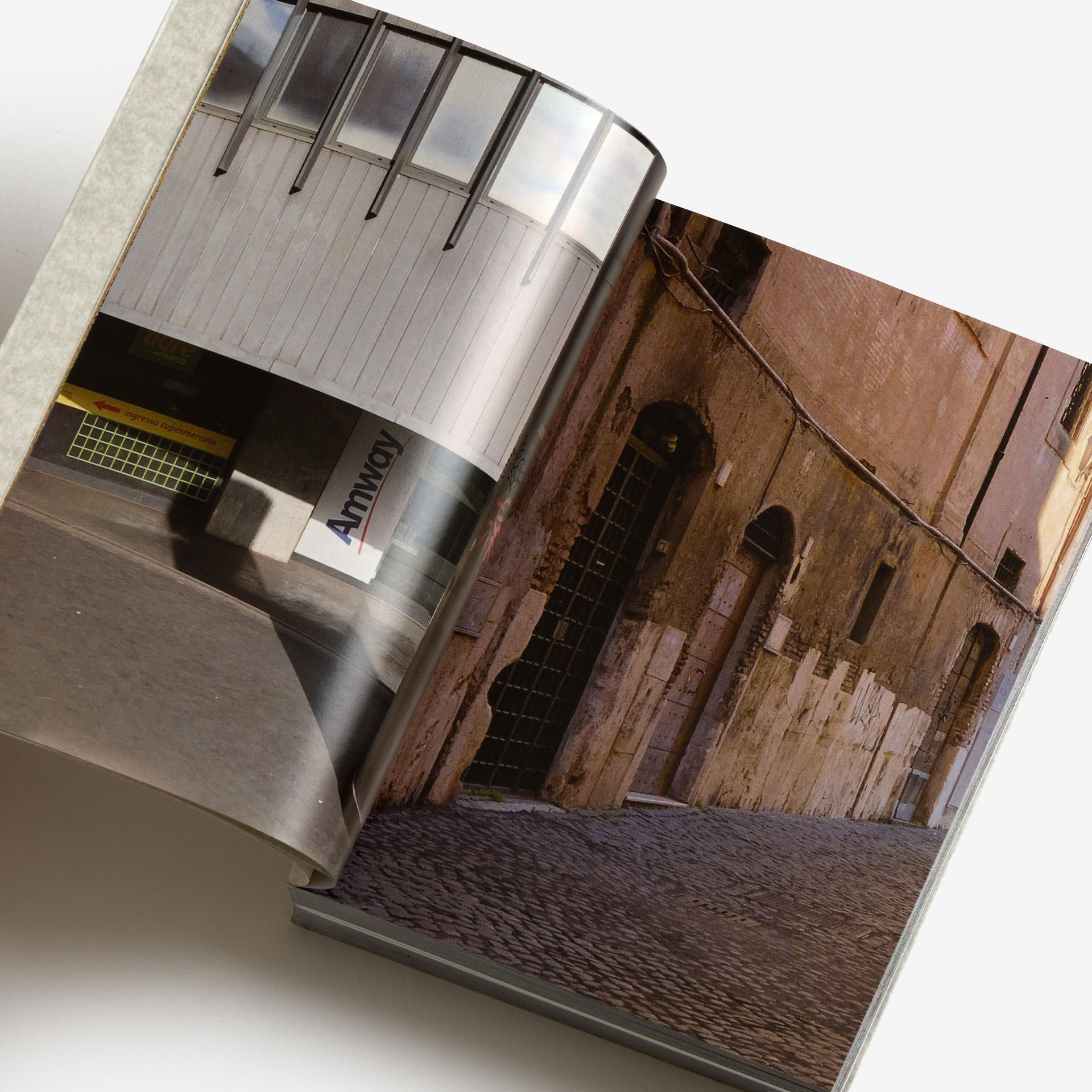 Giovanna Silva: Roma. Never Walk on Crowded Streets