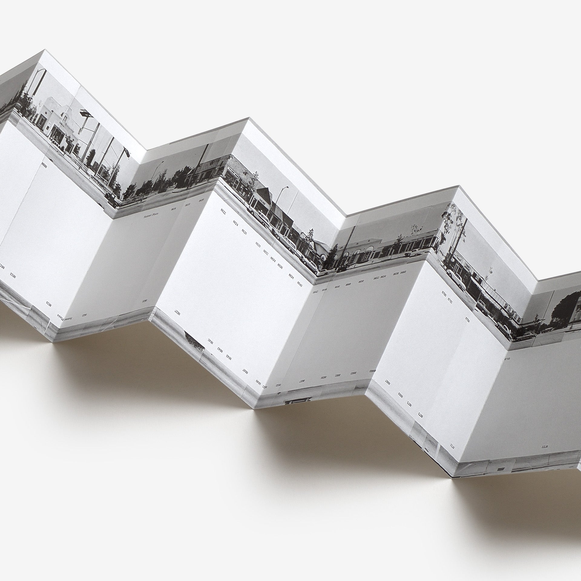 Leporello N° 08 by Jonathan Monk