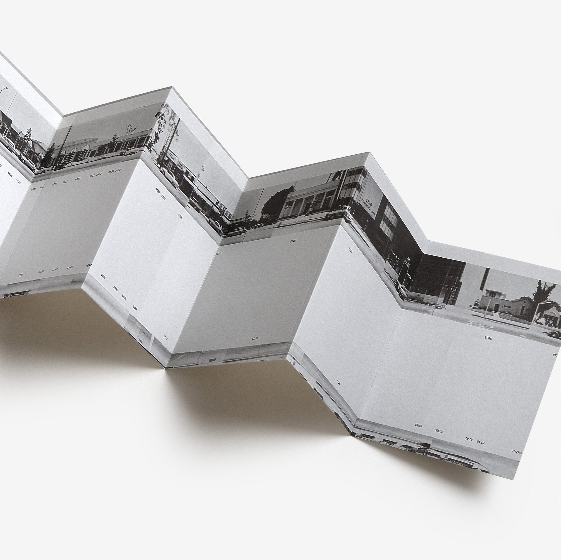 Leporello N° 08 by Jonathan Monk